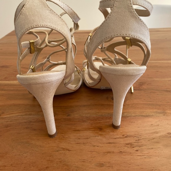 High heels size 9 - Picture 3 of 4